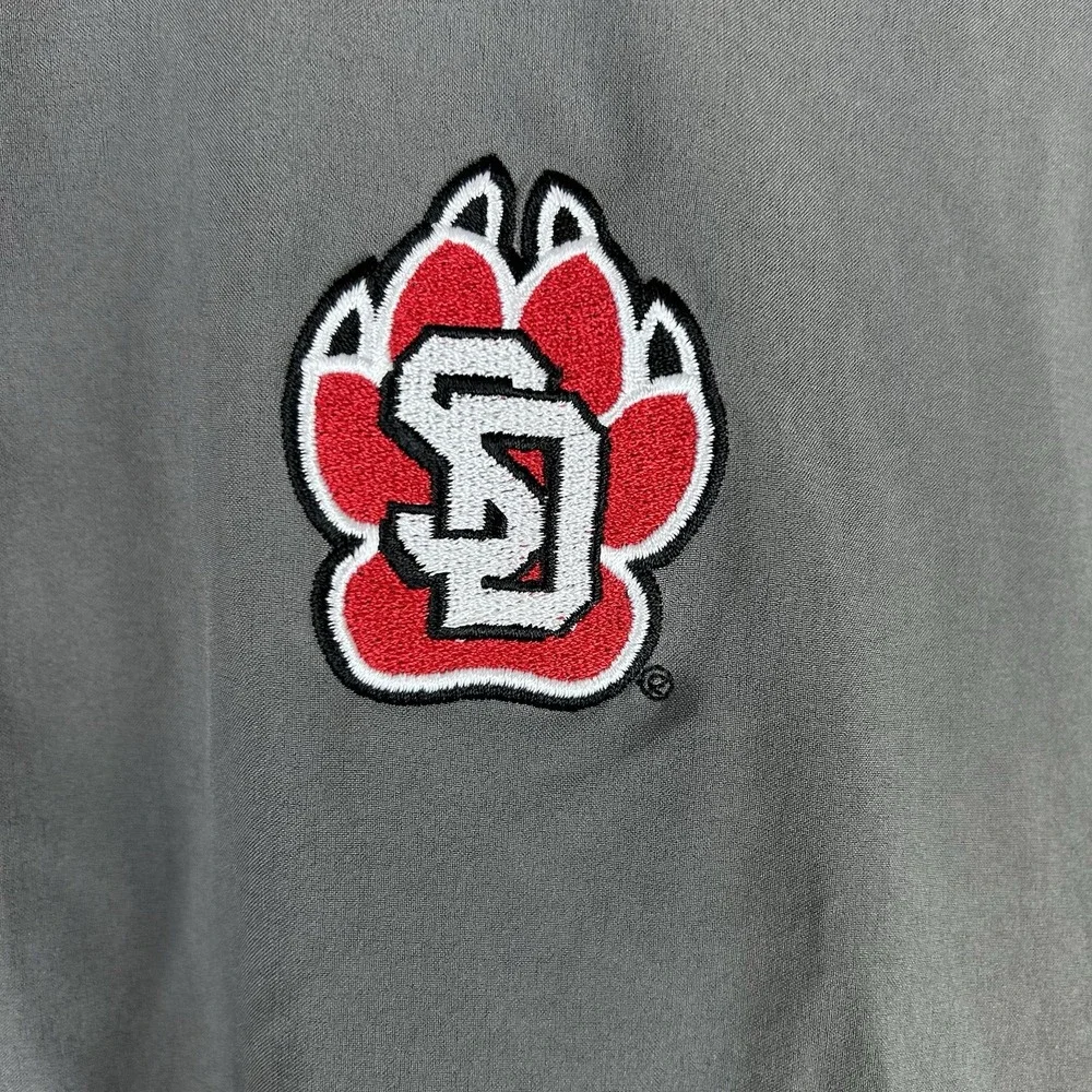South Dakota‎ Coyotes Polo Shirt Mens Medium Gray Team Issue Football Adidas